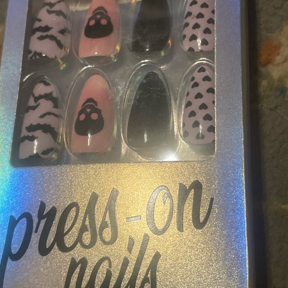 Glamermaid press-on nails